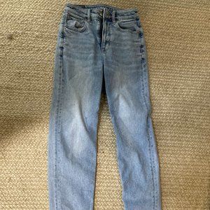 American Eagle High Rise Mom Straight Stretch Jeans; In 00